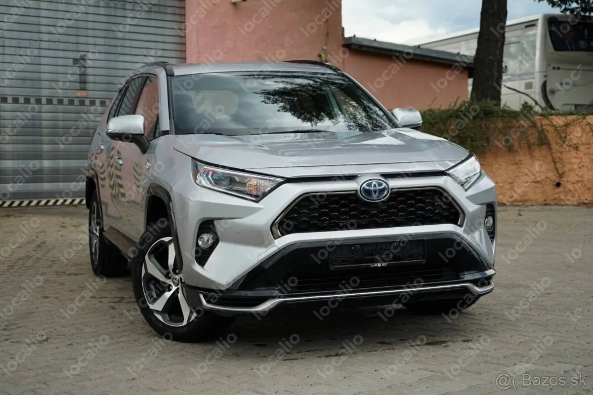 Toyota RAV4 Plug-in-hybrid Executive 4x4 , V ZÁRUKE