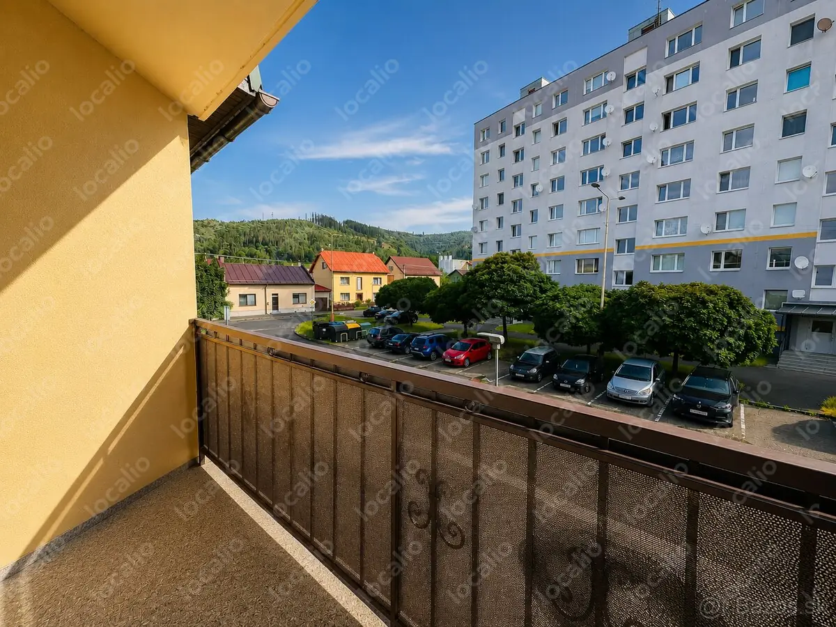 Na prenájom priestranný 3-izbový byt s lodžiou, 90 m2, K